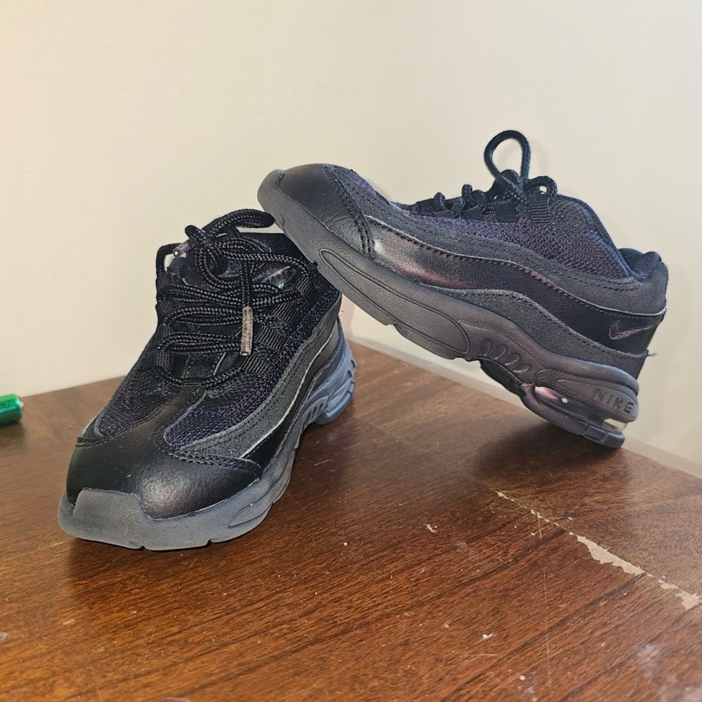 Nike Kids Black and Gray Sneakers